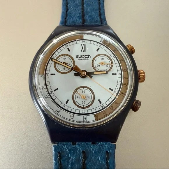 Swatch ‘Vintage’ Chronograph Watch - Picture 2 of 5